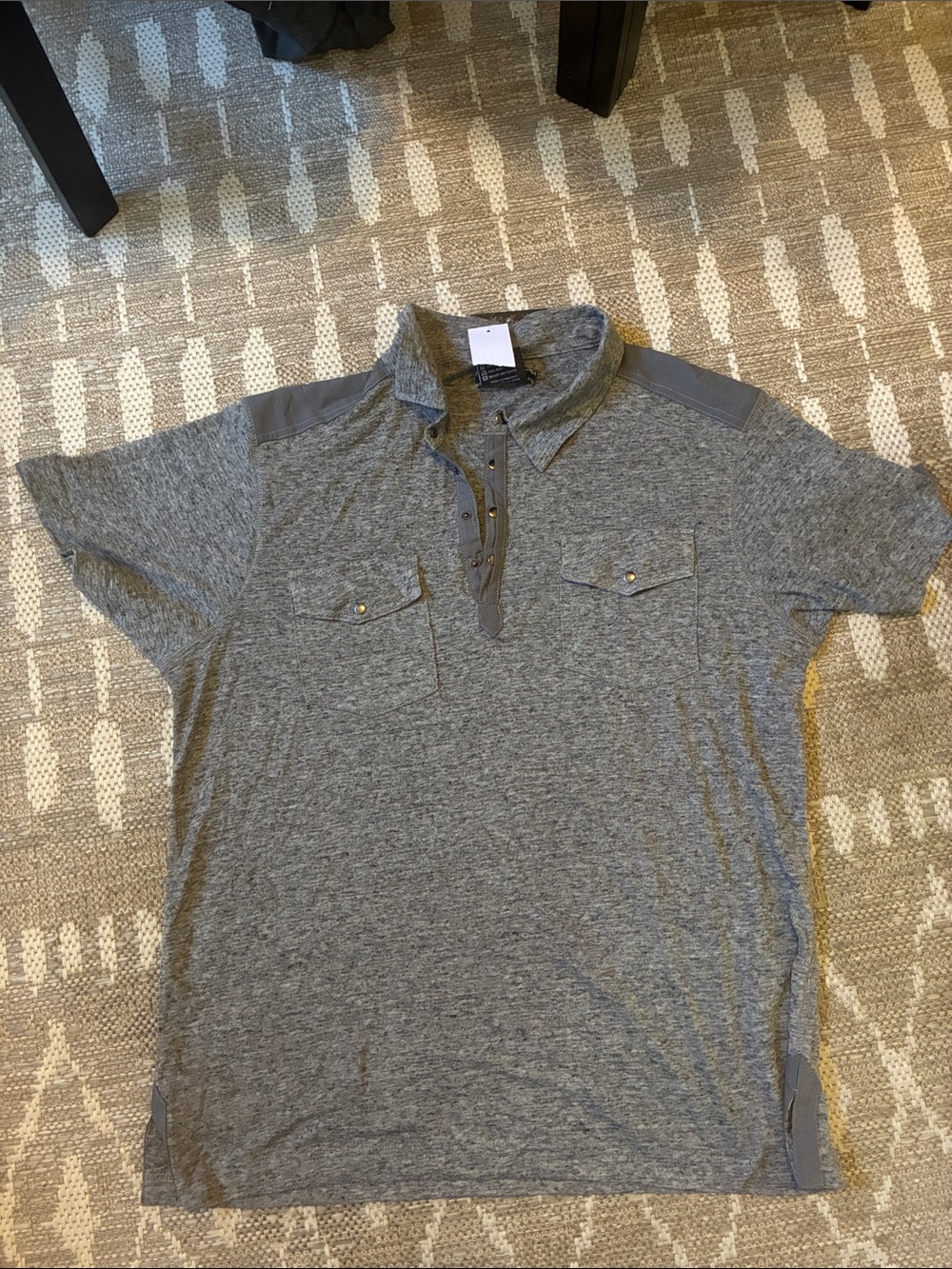 Men's Gray Short-Sleeve Polo Shirt with Chest Pockets
